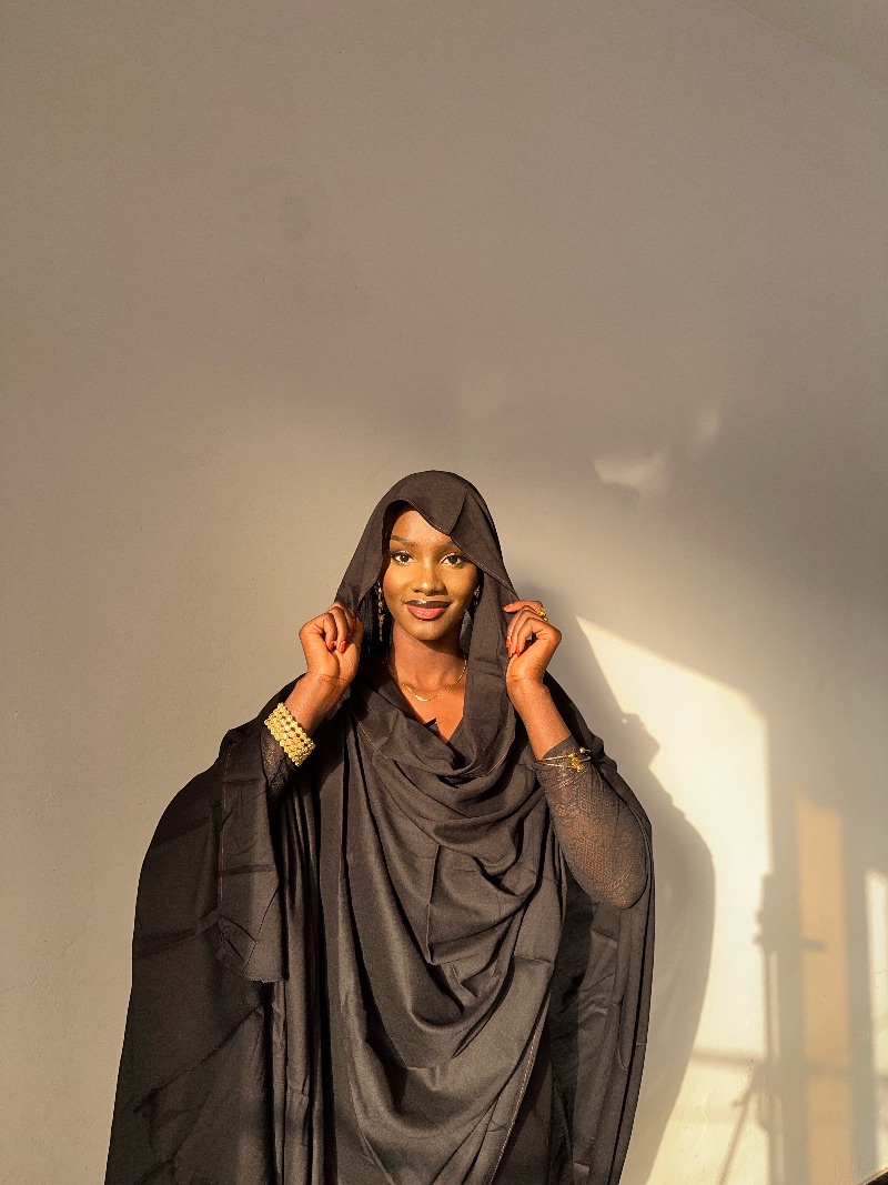 M.Noir, coloris Noir, portée